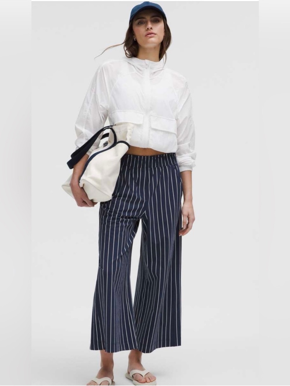 Lululemon Stretch Woven Ruffle-Waist Wide-Leg Cropped Pants Women’s Size S